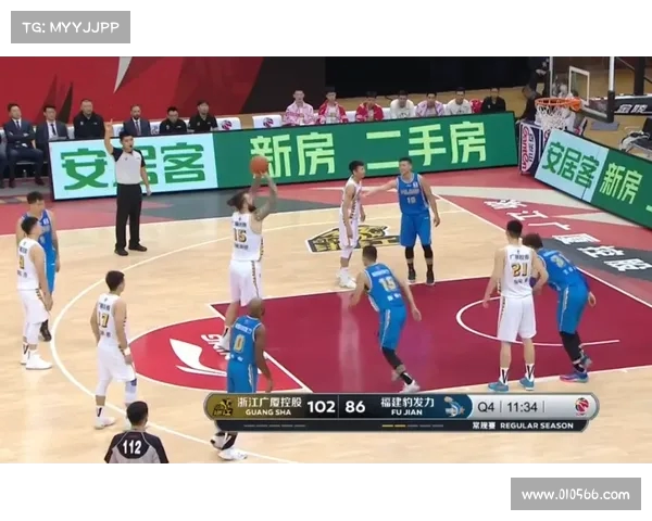 中国篮球之队与北京男篮为雷蒙送上30岁生日祝福 共庆新的一年辉煌开启 中国篮球之队与北京男篮为雷蒙送上30岁生日祝福 共庆新的一年辉煌开启