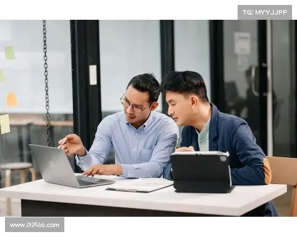 梅伦多感谢教练与队友支持,表示将继续努力融入团队并提升自己 梅伦多感谢教练与队友支持,表示将继续努力融入团队并提升自己